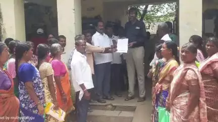 ములుగు: ములుగు తహశీల్దార్ కు వినతి పత్రం అందజేసిన సిపిఎం జిల్లా సహయకార్యదర్శి జంపాల రవీందర్