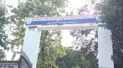 शोहरतगढ़: श्रावण मास के मेले के दृष्टिगत सिद्धार्थनगर से बस्ती की तरफ जाने वाले भारी वाहनों का किया गया रूट डायवर्जन