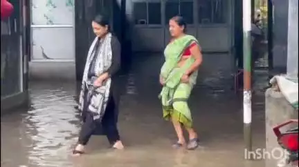 नवादा: सदर अस्पताल में जलजमाव के कारण बिना सूचना मोटर ले गए नगर परिषद, नगर परिषद का दावा हुआ खोखला