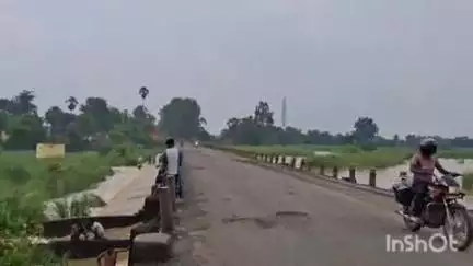 बौंसी: बौंसी प्रखंड में लगातार बारिश से नदियों का जलस्तर बढ़ा, जनजीवन अस्त-व्यस्त