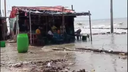 সাগর: শেষ রক্ষা হলো না সমুদ্র গর্ভে তলিয়ে গেল ইলেকট্রিক পোস্ট ইটের আস্ত রাস্তা #jansamasya