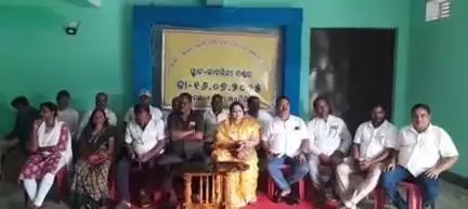 ଜଗତସିଂହପୁର: ନାଉଗାଁ ବ୍ଳକ ର ନାଉଗାଁ ପଞ୍ଚାୟତ ସମିତି ପ୍ରତିନିଧି ମାନଙ୍କ ଦ୍ୱାରା ନାଉଗାଁ କାଦମ୍ବିନୀ ମଣ୍ଡପ ପରିସରରେ ସାମ୍ବାଦିକ ସମ୍ମିଳନୀ ଅନୁଷ୍ଠିତ