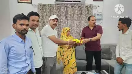 पिछोर: पिछोर में दिदावनी की सरपंच ने विधायक के सामने कांग्रेस छोड़कर भाजपा की सदस्यता ली