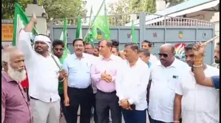 ବାଲେଶ୍ବର ମ୍ୟୁନିସିପାଲଟି: ବିଜେଡି ପକ୍ଷରୁ ରେମୁଣା ର ବିଭିନ୍ନ ସ୍ଥାନରେ ବିକ୍ଷୋଭ ପ୍ରଦର୍ଶନ