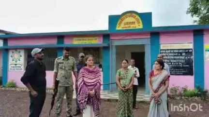 बेमेतरा: बेमेतरा जि.पं की अध्यक्ष कल्पना योगेश तिवारी ने शा. प्राथमिक शाला अकलवारा का निरीक्षण किया