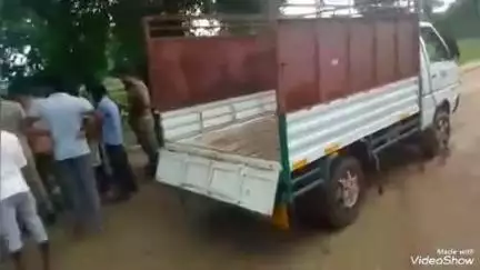 लालगंज: कुशियरा फाल में डूबे युवक का शव तीसरे दिन घटना स्थल से 500 मीटर दूर नदी में मिला, परिजनों की मांग पर शव सुपुर्द किया गया