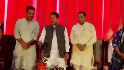 लखनऊ: केंद्रीय मंत्री बी एल वर्मा ने बटन दबाकर नमस्ते हेल्प लाइन नंबर का शुभारंभ किया।

@blvermaup
