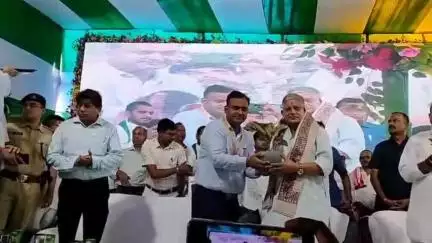 सूरजगढ़: सूरजगढ़ा में आयोजित कार्यक्रम में जिला प्रशासन ने केंद्रीय मंत्री सह क्षेत्रीय सांसद का किया स्वागत