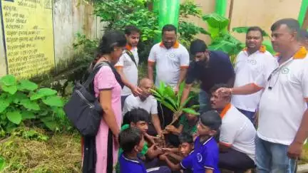 ଦିଗପହଣ୍ଡି: କୁକୁଡାଖଣ୍ଡି ରାଇଝୋଳା ଗାଁରେ ବନ ମହୋଛବ ଅନୁଷ୍ଠିତ ।