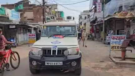 नौगांव: नौगांव में नशा के विरुद्ध स्कूली बच्चों ने की नारेबाजी, पुलिस मुख्यालय के निर्देशन में निकाली रैली
