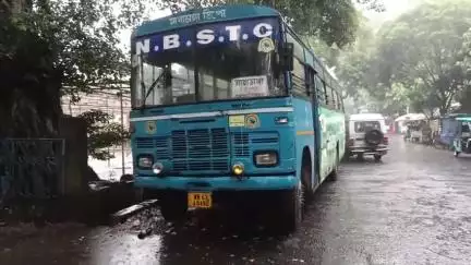 মাথাভাঙা ১: মাথাভাঙ্গা পঞ্চানন মোড় এলাকায় বাসের ধাক্কায় এক ব্যক্তি গুরুতর আহত
