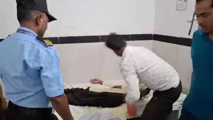 छतरपुर नगर: ग्राम देरी में महिला शिक्षिका ने छात्रा को मारा चांटा, छात्रा ज़िला अस्पताल में भर्ती