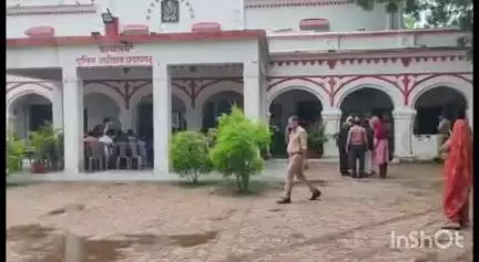 प्रतापगढ़: बासुपुर पोडिया गांव की महिला ने पड़ोसियों पर बेटे की हत्या का आरोप लगाया, एसपी से की शिकायत