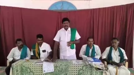 தஞ்சாவூர்: மேட்டூரிலிருந்து வரும் உபரி நீரை தஞ்சையில் உள்ள ஏரி குளங்களில் நிரப்ப வேண்டும் கீழ வாசல் அருகே தனியார் அரங்கில் நடைபெற்ற கூட்டத்தில் கோரிக்கை
