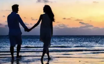 प्रेमी जोड़े को शादी करने पर दी गई सख्त सज़ा, खेत में 'बैल' बनाकर जुतवाया गया हल; वीडियो हुआ वायरल