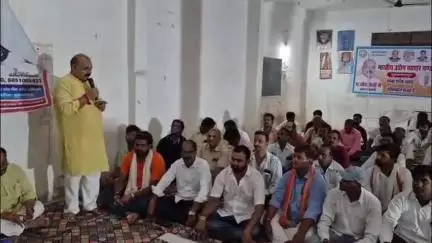 जयसिंहपुर: बरौसा बाजार में उद्योग व्यापार मंडल की बैठक संपन्न, व्यापारीयों के हितों पर की गई चर्चा