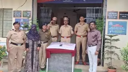 महिला मोबाईल चोरास जवाहर नगर पोलिसांची अटक मोबाईल चोरी प्रकरणात महिला गुन्हेगार गजाड