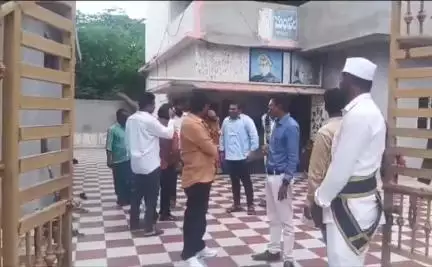 కనిగిరి: పట్టణంలో నూతన పోలింగ్ కేంద్రాల కోసం పాఠశాలలు, కార్యాలయాలను పరిశీలించిన కనిగిరి ఆర్డిఓ కేశవర్ధన్ రెడ్డి