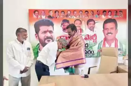 దేవరకద్ర: ద మగ్న పూర్ గ్రామంలోని మైనార్టీ వివిధ సమస్యల అంశాలను వినతి పత్రం రూపంలో ఎమ్మెల్యేకు అందజేత