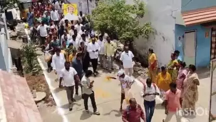 విశాఖపట్నం: పినగాడి గ్రామంలో మహాత్మా గాంధీ జాతీయ గ్రామీణ ఉపాధి హామీ పథకం ద్వారా పూర్తయిన అభివృద్ధి పనులకు ప్రారంభోత్సవం