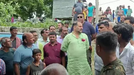 बसंतपुर: भवानीपुर चौक पर अज्ञात चोरों ने किराना स्टोर में की ₹2.5 लाख की चोरी, एसपी ने किया घटनास्थल का दौरा