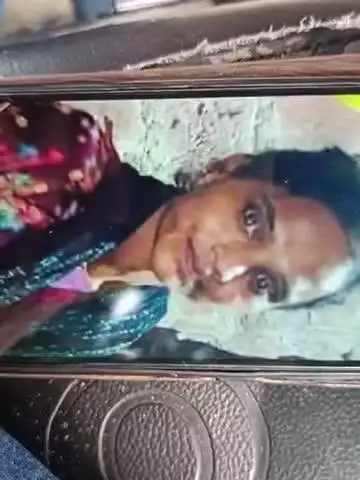 ye patiyali ki ladki h aaj teen din hogye gar s nikal gai h agar aap ko kahi mile to is .mob:6395817387___call kre 
pta