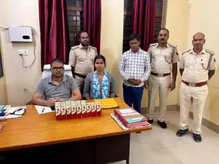 शेखपुरा: उत्पाद थाना पुलिस ने शराब मामले में तीन लोगों को किया गिरफ्तार, पांच बोतल और 37 टेट्रा पैक विदेशी शराब बरामद