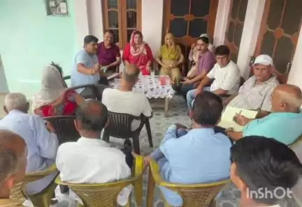 इंदौरा: पूर्व विधायक इंदोरा के ग्राम केंद्र घेटा के विभिन्न बूथों पर कार्यकर्ताओं के साथ बैठक, पार्टी मजबूती पर हुई चर्चा