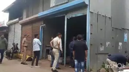 धुळे: चाळीसगाव रोड भंगार बाजारात उपनियंत्रक वैधमापन शास्त्र धुळे जिल्हा भरारी पथकाची धडक कारवाई चार वजन काटे केले जप्त