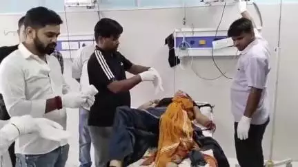 आरा: बिहार पुलिस की परीक्षा देने जा रही छात्रा आरा स्टेशन पर ट्रेन से गिरकर जख्मी, छात्रा का एक हाथ-पैर कटकर हुआ अलग
