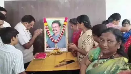 ఫ్రూటీ కుమార్ కుటుంబానికి మాజీ సీఎం జగన్ ఆశీస్సులు ఎల్లప్పుడూ ఉంటాయి మాజీ ఎమ్మెల్యే ద్వారంపూడి చంద్రశేఖర్ రెడ్డి స్పష్టం