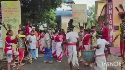 চুঁচুড়া-মগরা: লোকশিল্পীদের নিয়ে চুঁচুড়া রবীন্দ্র ভবনে অনুষ্ঠিত হলো সম্মেলন