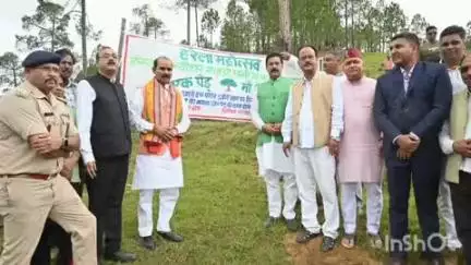 अल्मोड़ा: लोकपर्व हरेला पर जिलेभर में वृहद पौधारोपण, केंद्रीय राज्य मंत्री समेत जिले के उच्चाधिकारियों ने किया प्रतिभाग