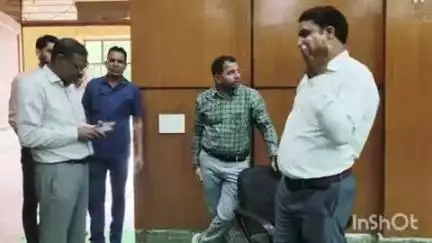 दौसा: जिला परिषद सभागार में जिला स्तरीय मुख्यमंत्री रोजगार उत्सव कार्यक्रम की तैयारी को लेकर ADM ने लिया जायजा