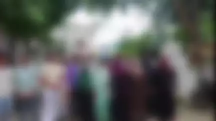 अमरोहा: नाबालिग बेटी की बरामदगी की मांग को लेकर परिजन एसपी ऑफिस पहुंचे