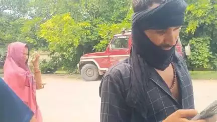 माधौगढ़: माधौगढ़ तहसील के पास ई-रिक्शा और मोटरसाइकिल में हुई टक्कर, महिला घायल