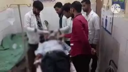 खलीलाबाद: डीघा बायपास के पास नेशनल हाईवे पर सड़क पार करते समय अज्ञात वाहन की चपेट में आने से 60 वर्षीय व्यक्ति घायल, इलाज जारी