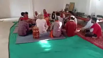 पवित्र श्रावण मास ईम्लहा बाबा सरकार देवरी में चल रही अनिश्चितकालीन श्री राम नाम धुन