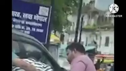 हुज़ूर: भोपाल के इकबाल मैदान में स्कूटी चलाते समय बुजुर्ग को आया मिर्गी का दौरा, डॉक्टर ने बचाई जान