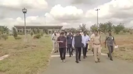పాణ్యం: ముఖ్యమంత్రి చంద్రబాబు పర్యటన సందర్భంగా ఓర్వకల్ ఎయిర్పోర్ట్ లో భద్రత ఏర్పాటును పరిశీలించిన, కలెక్టర్ రంజిత్ భాష