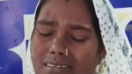 गोरखपुर: धौरहरा निवासी पीड़ित मां ने की प्रेस वार्ता, दहेज के लिए बेटी की हत्या में शामिल सभी आरोपियों की गिरफ्तारी की मांग की
