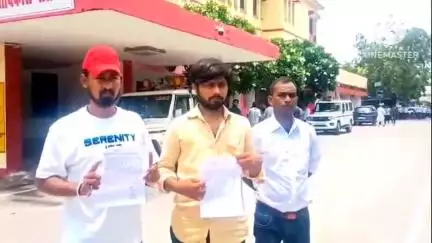 गौरीगंज: अतरौली के 3 युवकों ने तीन सिपाहियों पर मारपीट और पैसे न देने पर एनकाउंटर की धमकी का लगाया आरोप, DM को सौंपा शिकायती पत्र