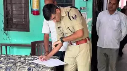 बिहार: सिपाही भर्ती परीक्षा को लेकर एसपी ने परीक्षा केंद्रों का निरीक्षण किया