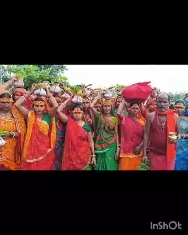 अमौर: अमौर में मां भगवती की पूजा अर्चना को लेकर निकाली गई कलश यात्रा, दर्जनों महिलाओं ने लिया भाग