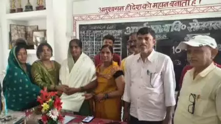 सोनबरसा: सोनबरसा में नवनिर्वाचित जिला परिषद सदस्य को किया गया सम्मानित