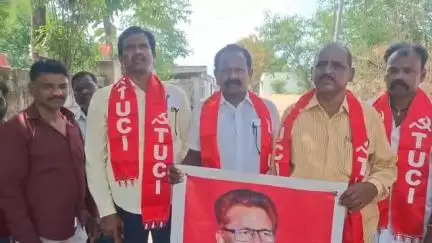 రామగుండం: అమరుల ఆశయాలతో కార్మిక పోరాటాలు నిర్మించాలి ప్రజలను చైతన్యవంతం చేయాలి : TUCI జిల్లా అధ్యక్షులు తోకల రమేష్
