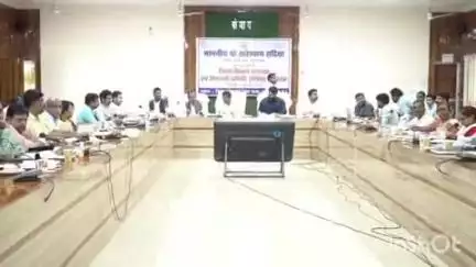 जशपुर: जिला पंचायत सभागार में सांसद राधेश्याम राठिया की अध्यक्षता में जिला विकास समन्वय एवं निगरानी समिति की बैठक आयोजित