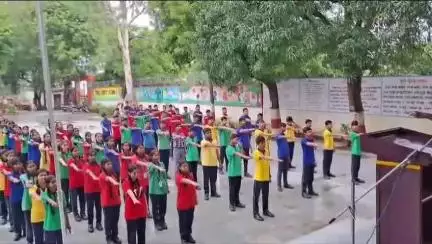 सिंगरौली: “नशे से दूरी है ज़रूरी” अभियान के तहत जिले के स्कूल-कॉलेजों में चलाया गया जनजागरूकता अभियान, विद्यार्थियों ने ली शपथ