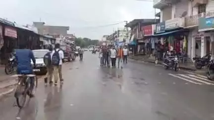 भैयाथान: बालेश्वर विभागाध्यक्ष के खिलाफ एबीवीपी के कार्यकर्ताओं ने भैयाथान चौक में फूंका पुतला
