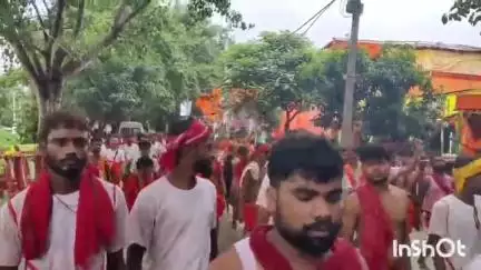 तारापुर: मुंगेर: सावन में 54 फीट की कांवर कच्ची काँवरिया पथ पर बनी आकर्षण का केंद्र